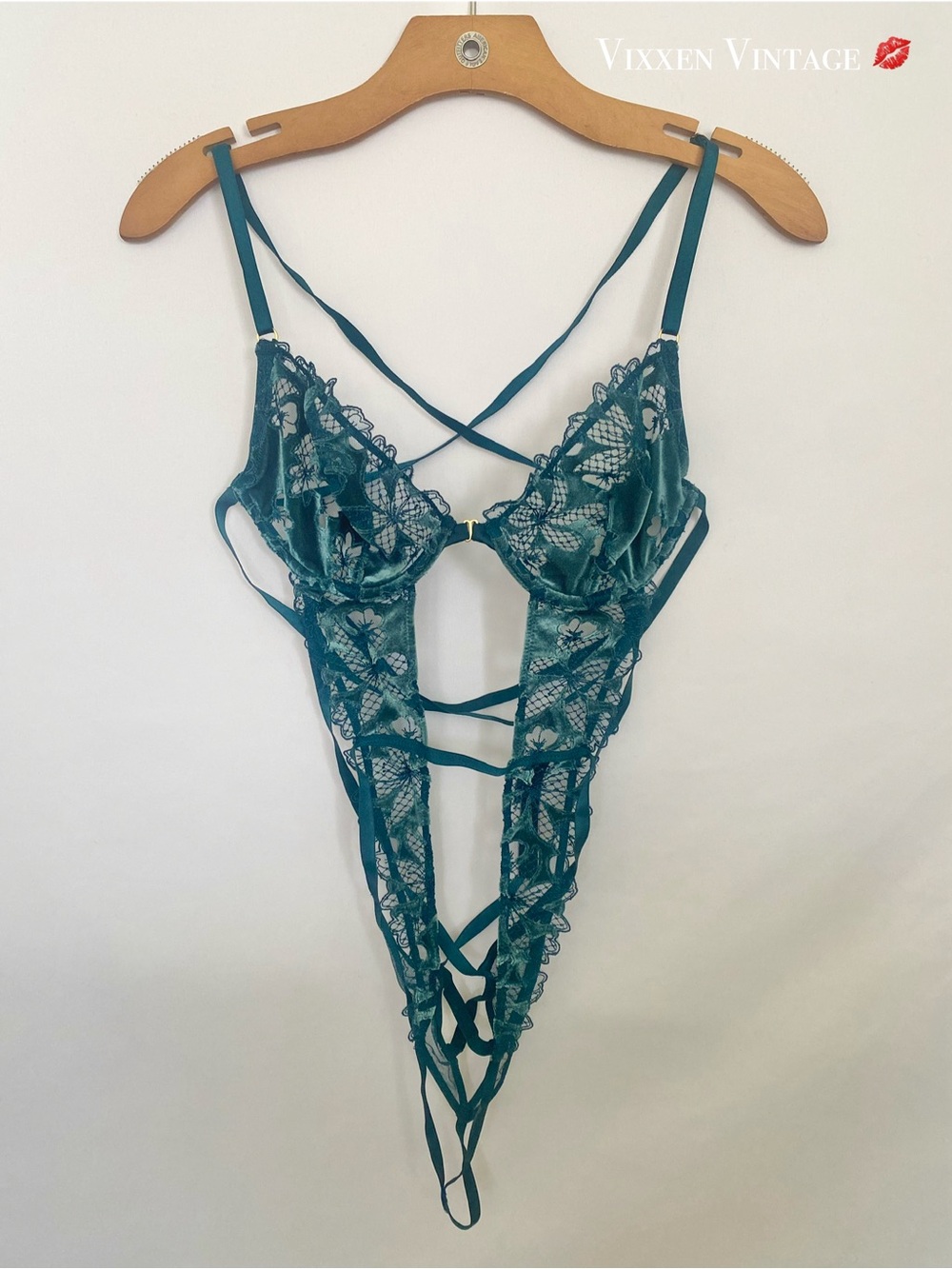 VS VERY SEXY ‘VELVET FISHNET ZIGGY GLAM FLORAL NAKED PLAYSUIT’ IN BLACK IVY - Picture 3 of 8